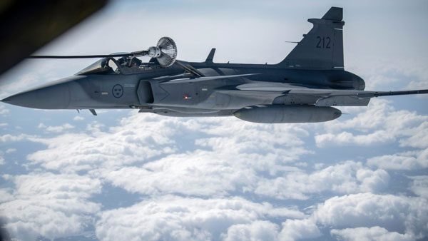 ஆள் இல்லா போர் விமானம்... கெத்து காட்ட தயாராகும் அமெரிக்கா!