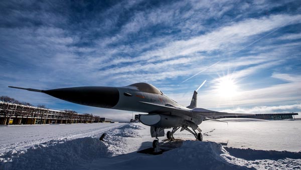 ஆள் இல்லா போர் விமானம்... கெத்து காட்ட தயாராகும் அமெரிக்கா!