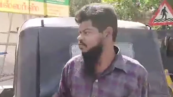 இது புதுசா இருக்கே... டபுள் வருமானம் பார்க்க சூப்பர் ஐடியா... கோவையை கலக்கும் கில்லாடி ஆட்டோ டிரைவர் இது புதுசா இருக்கே... டபுள் வருமானம் பார்க்க சூப்பர் ஐடியா... கோவையை கலக்கும் கில்லாடி ஆட்டோ டிரைவர்