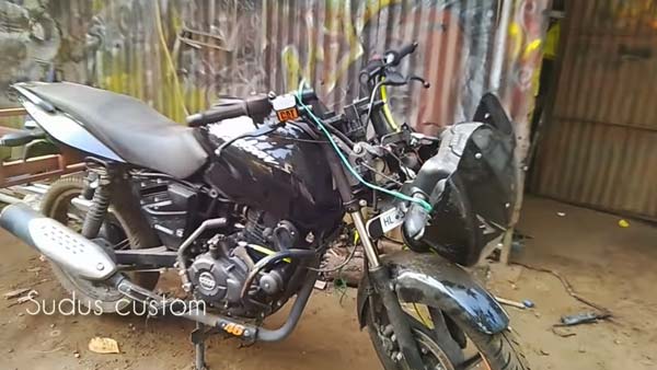 பஜாஜ் பல்சர் 220 எஃப் மாடலாக மாறிய பல்சர் 150... இதை மாற்றுவது இவ்ளோ சுலபமா? வீடியோ!