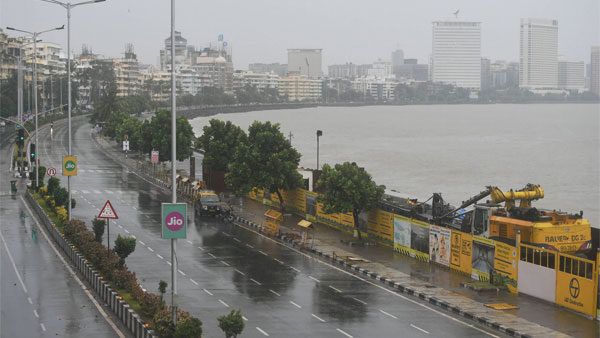 கார்களில் சுத்தியல் இருப்பது கட்டாயம்... ஸ்டெப்னி, ஜாக்கி இத வச்சுக்க சொல்றீங்க, ஓகே... சுத்தியல் எதுக்குப்பா?