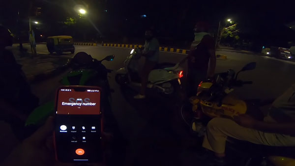 நிஞ்சா பைக்கை ரேஸுக்கு அழைத்த ஹோண்டா ஆக்டிவா... தலை, கால் புரியமால் ஆடிய இளைஞர்கள்! இதுதான் காரணமா?