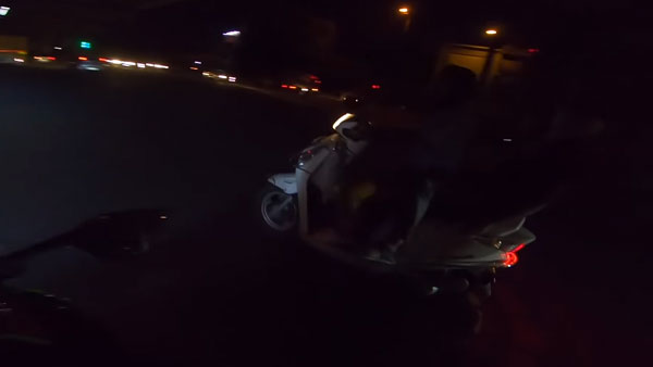 நிஞ்சா பைக்கை ரேஸுக்கு அழைத்த ஹோண்டா ஆக்டிவா... தலை, கால் புரியமால் ஆடிய இளைஞர்கள்! இதுதான் காரணமா?