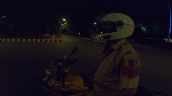 நிஞ்சா பைக்கை ரேஸுக்கு அழைத்த ஹோண்டா ஆக்டிவா... தலை, கால் புரியமால் ஆடிய இளைஞர்கள்! இதுதான் காரணமா?