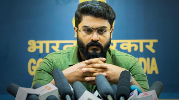 சாலையில் மிதக்கும் சொர்க்கத்தை வாங்கிய பிரபல நடிகர்... இந்த காரின் விலை தெரிஞ்சா மயக்கமே போட்ருவீங்க!