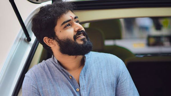 சாலையில் மிதக்கும் சொர்க்கத்தை வாங்கிய பிரபல நடிகர்... இந்த காரின் விலை தெரிஞ்சா மயக்கமே போட்ருவீங்க!