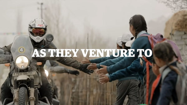 லடாக் பகுதியில் பைக்கில் செல்வதே இவ்வளவு ஆபத்தானதா...? இந்திய இராணுவ வீரர்கள் உண்மையில் கிரேட்...