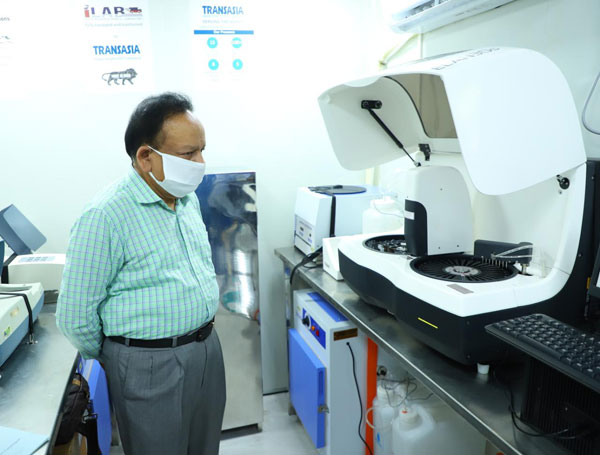 உலக நாடுகளை மெர்சலாக்கிய இந்தியா! 8 நாட்களில் உருவான நடமாடும் பரிசோதனை மையம்... இதுல இவ்ளே ஸ்பெஷல் இருக்கா?