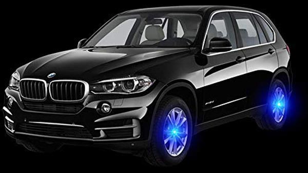 பல லட்சங்கள் எல்லாம் தேவையில்லை... சில ஆயிரங்கள் இருந்தாலே போதும் உங்க காரை ஆடம்பரமாக மாற்றலாம்...