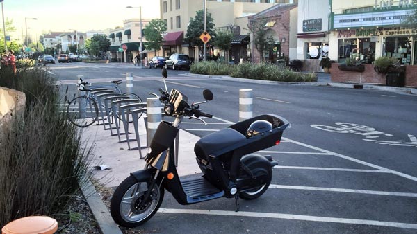 ரூ.3,200 கோடி நஷ்டம்... அமெரிக்க எலக்ட்ரிக் ஸ்கூட்டர் ப்ராண்ட்டை கழட்டிவிடும் மஹிந்திரா...