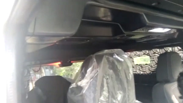 2020 தார் மாடலின் உட்புற கேபின் இவ்வாறு தான் இருக்கும்... வெளிச்சம் போட்டு காட்டிய ஸ்பை வீடியோ... 2020 தார் மாடலின் உட்புற கேபின் இவ்வாறு தான் இருக்கும்... வெளிச்சம் போட்டு காட்டிய ஸ்பை வீடியோ...