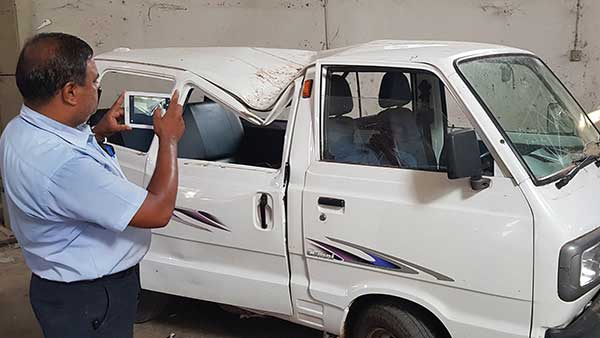 கார்களில் சுத்தியல் இருப்பது கட்டாயம்... ஸ்டெப்னி, ஜாக்கி இத வச்சுக்க சொல்றீங்க, ஓகே... சுத்தியல் எதுக்குப்பா?