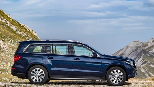 1 கோடி ரூபாய் மதிப்புள்ள சொகுசு காரில் தொழிலதிபர் செய்த காரியம்... என்னனு தெரிஞ்சா கடுப்பாயிருவீங்க