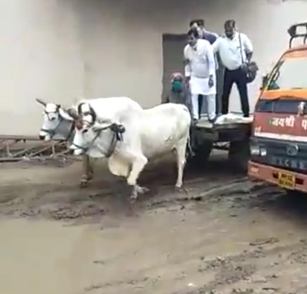 பென்ஸ் காரை ரோட்டில் நிறுத்தி விட்டு மாட்டு வண்டியில் ஆபீஸ் போன தொழிலதிபர்! எல்லாரும் ஆடிப்போய்டாங்க