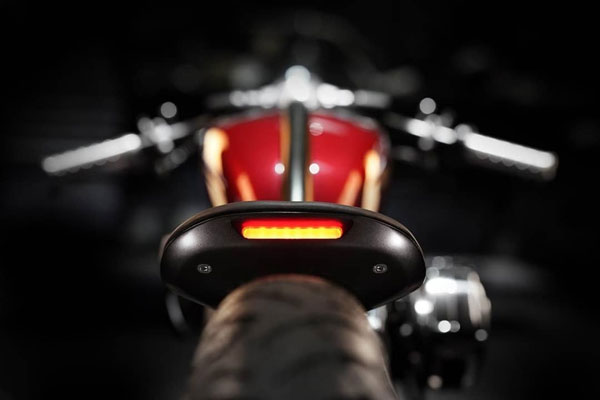 உருமாற்றத்தில் நடிகர்களை மிஞ்சிய ஹார்லி டேவிட்சன்! இப்படி ஒரு மாடிஃபிகேஷனை உங்க வாழ்நாளில் பார்க்கவே முடியாது...