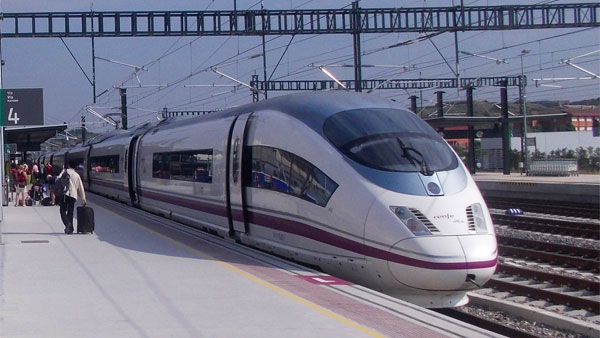 நம்பவே முடியல... சீனா, இத்தாலியில் ஓடும் அதிசய ரயில்கள்... இந்த விஷயம் தெரிஞ்சா அசந்து போய்ருவீங்க