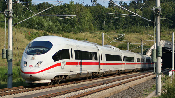 நம்பவே முடியல... சீனா, இத்தாலியில் ஓடும் அதிசய ரயில்கள்... இந்த விஷயம் தெரிஞ்சா அசந்து போய்ருவீங்க