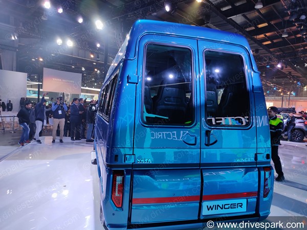 பாஸ் இது கப்பலா? இல்ல காரா? சந்தேகத்தை எழுப்பும் டாடா விங்கர்... புகைப்படத்தை பார்த்து மயங்கினா நாங்க பொறுப்பல்ல!