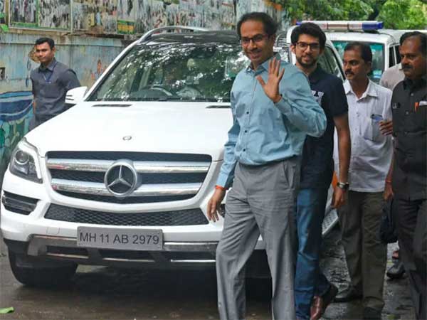 மஹாராஷ்டிரா முதலமைச்சர் கான்வாயில் பைலட் வாகனமாக மாறிய ஹாரியர்... இதைவிட வேறென்னங்க பெறுமை இருக்கு!