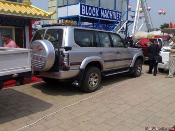 டொயோட்டாவில் இருந்து டெஸ்லா வரைக்கும் எதையும் விட்டு வைக்கவில்லை... போலி கார்களும்... சீனர்களும்...