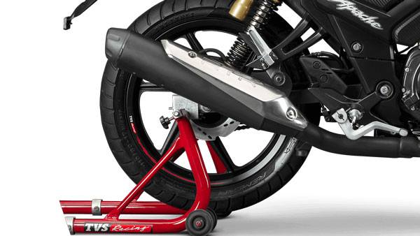 இனி அப்பாச்சி பைக்கை சொந்தமாக்க குறைந்தது ரூ.1 லட்சமாவது ஆகும்... ஷோரூம் விலைகளை உயர்த்தியது டிவிஎஸ்...