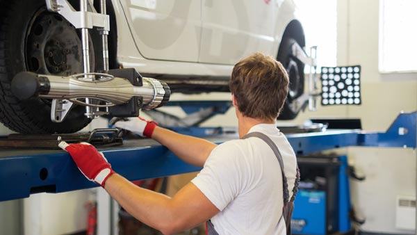  நீண்ட நாட்களுக்கு பிறகு காரை எடுக்குறீங்களா?... இத முதல்ல படிங்க!