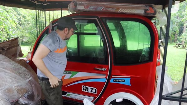 செல்போனை விட ரேட் கம்மி... உலகின் விலை குறைவான கார் இதுதான்... எவ்ளோனு தெரிஞ்சா அசந்து போயிருவீங்க