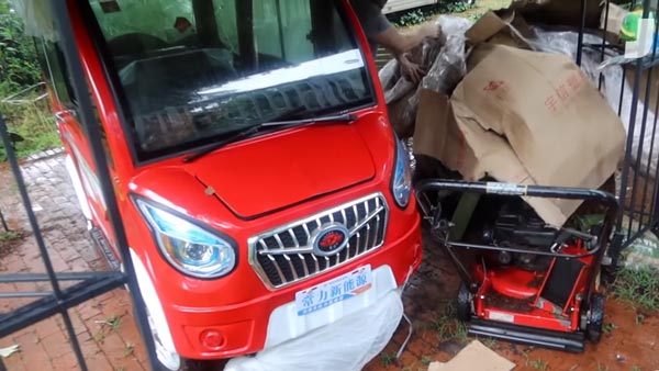 செல்போனை விட ரேட் கம்மி... உலகின் விலை குறைவான கார் இதுதான்... எவ்ளோனு தெரிஞ்சா அசந்து போயிருவீங்க