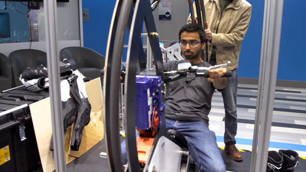 உலகின் மிக வேகமான ஒற்றை வீல் மின் வாகனம்! நம்ம ஹீரோ எலெக்ட்ரிக் ஸ்கூட்டர்களுக்கு டஃப் கொடுக்கும் வேகம்...