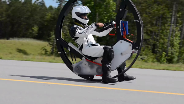 உலகின் மிக வேகமான ஒற்றை வீல் மின் வாகனம்! நம்ம ஹீரோ எலெக்ட்ரிக் ஸ்கூட்டர்களுக்கு டஃப் கொடுக்கும் வேகம்...