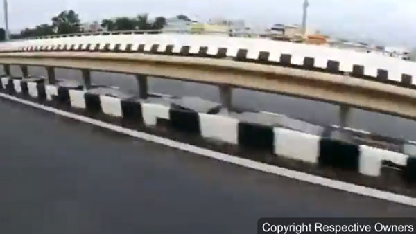 ரோடு காலியா இருக்குனு மின்னல் வேகத்தில் பறந்த இளைஞர்... கரிசனமின்றி ரூ. 30 லட்சம் விலையுள்ள பைக்கை தூக்கிய போலீஸ்!