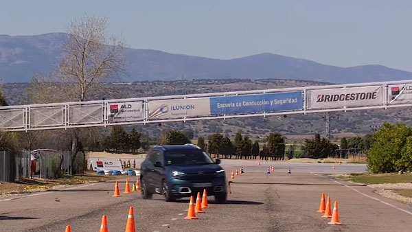 மோசே சோதனையில் சிட்ரோன் சி5 ஏர்க்ராஸ் எஸ்யூவி கார்... இந்தியாவில் எப்போது அறிமுகமாகும்...?