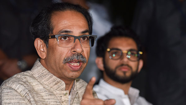 கொரோனாவால் கஜானா காலி ஆயிட்டு வர்றப்ப உத்தவ் தாக்கரே செஞ்ச காரியம்... என்னனு தெரிஞ்சா கோவப்படுவீங்க