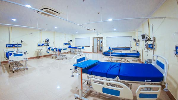 கொரோனா பரவுவதை தடுக்க சூப்பர் ஐடியா... அசத்தலான காரியத்தை செய்த தமிழக அமைச்சர்... என்னனு தெரியுமா?