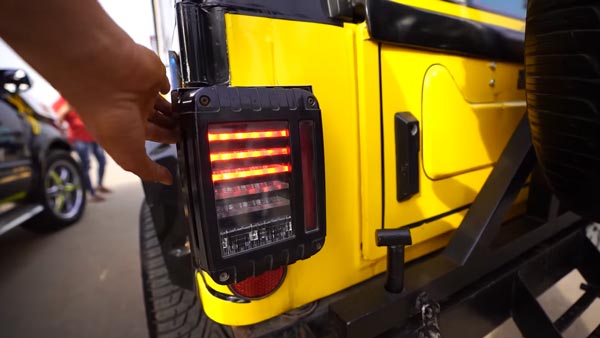 இசைக்கு ஏற்ப டான்ஸ் ஆடும் மஹிந்திரா தார்... இந்த வீடியோவை மிஸ் பண்ணிடாதீங்க, வருத்தப்படுவீங்க...