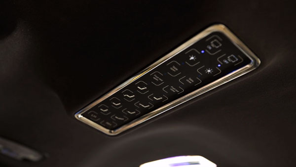 காரால் உல்லாச கப்பலை வீழ்த்த முடியுமா... முடியும்! இதோ சான்று... சாலையில் மிதக்கும் கப்பலாக உருமாறிய ஃபார்ச்சூனர்!