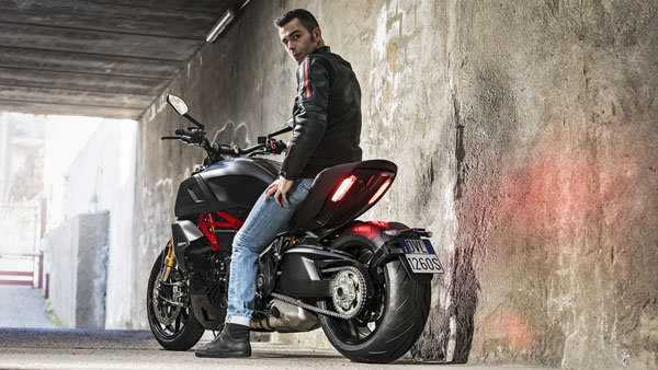 லம்போர்கினி உடன் கூட்டணி சேர்ந்த டுகாட்டி... புதிய லிமிடேட் எடிசன் பைக்கை களமிறக்குகின்றன...