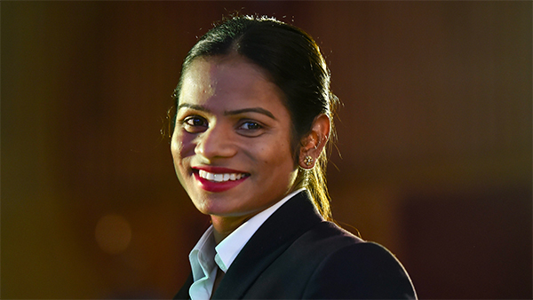 விலையுயர்ந்த சொகுசு காரை விற்கும் இந்திய தடகள வீராங்கனை... இவங்களுக்கே இப்படி ஒரு நிலமையா...?