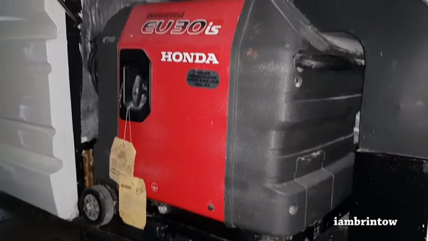 சொகுசு விமானத்தை விஞ்சும் பேரழகு... தமிழருக்காக உருமாறிய ஃபோர்ஸ் டிராவல்லர்... இத ரசிக்க 2 கண்கள் போதாது!