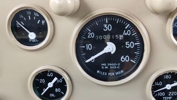 மீண்டும் உயிர் பெற்ற 1946 ஃபோர்டு ஜீப்... கண்களை கொள்ளையடிக்கும் புதிய ஸ்டைல்... வீடியோ!