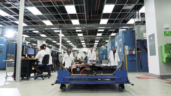 ஹம்மர் மாடலில் புதிய எலக்ட்ரிக் பிக்அப் & எஸ்யூவி வெர்சனைகளை கொண்டுவரும் ஜெனரல் மோட்டார்ஸ்... 