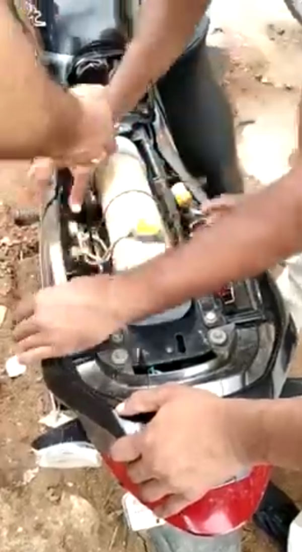 போலீசாரையே அதிர வைத்த பைக் மாடிஃபிகேஷன்... எதற்காக என்று தெரிந்தால் நீங்களும் ஷாக்காயிடுவீங்க...