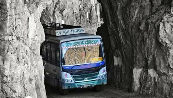 கட்டணத்தை தீர்மானிக்கும் செல்போன் செயலி... கட்டண கொள்ளைக்கு முற்று புள்ளி வைக்க பேருந்து கழகம் அதிரடி!