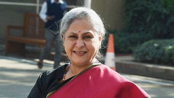 நள்ளிரவில் தூக்கத்தை கெடுத்த மர்ம மனிதர்... கோவத்தில் அமிதாப் பச்சன் மனைவி என்ன செய்தார் தெரியுமா?