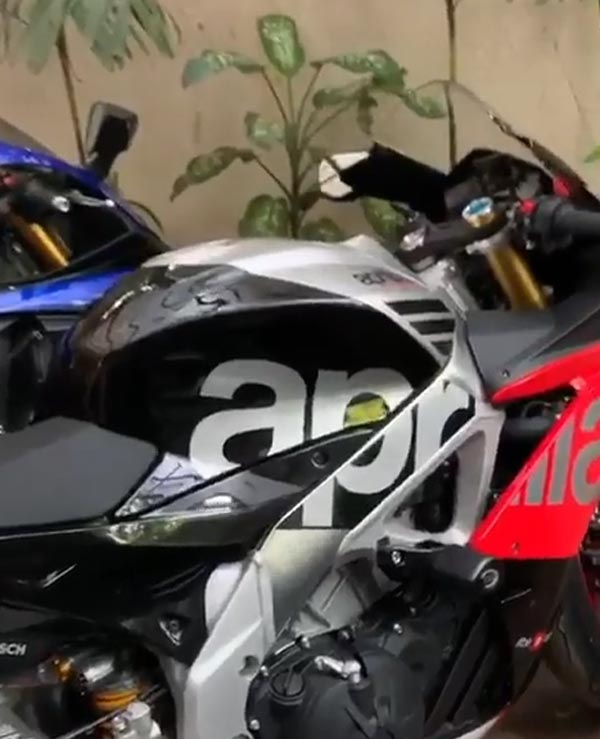 தலை சுற்ற வைக்கும் நடிகர் ஜான் ஆபிரகாமின் பைக் கலெக்சன்... ஒரு மனுஷன் கிட்ட இவ்ளோ பைக்கா..?