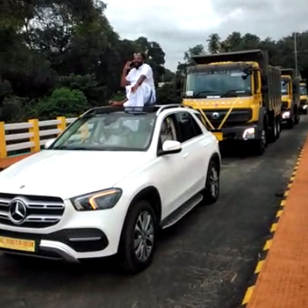 ஓவரா ஆட்டம் போட்ட தொழிலதிபர்! 8 லாரிகள் உட்பட பென்ஸ் காரையும் தூக்கிய போலீஸ்... வீடியோவை பார்த்து சிரிக்கும் மக்கள்!