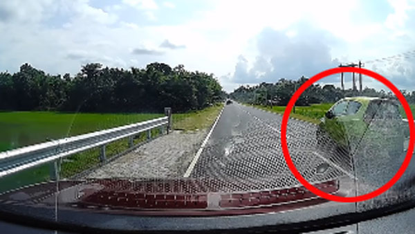 கண்ணிமைக்கும் நேரத்தில் குறுக்கே வந்த கார்... விலையுயர்ந்த காரை நொடிப்பொழுதில் காப்பாற்றிய ஏபிஎஸ்... வீடியோ! கண்ணிமைக்கும் நேரத்தில் குறுக்கே வந்த கார்... விலையுயர்ந்த காரை நொடிப்பொழுதில் காப்பாற்றிய ஏபிஎஸ்... வீடியோ!