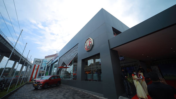 ஒரு கிமீ ஓட்ட 1 ரூபாய் கூட செலவு ஆகாது... அதனால்தான் இந்த எலெக்ட்ரிக் காரை வாங்க இவ்வளவு போட்டி...