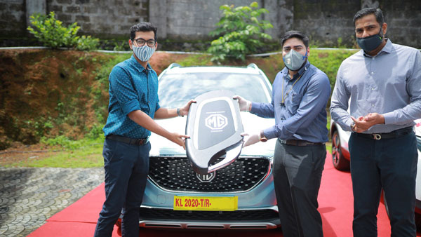 ஒரு கிமீ ஓட்ட 1 ரூபாய் கூட செலவு ஆகாது... அதனால்தான் இந்த எலெக்ட்ரிக் காரை வாங்க இவ்வளவு போட்டி...