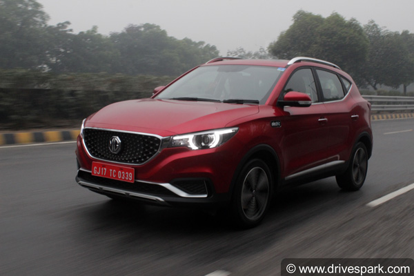 ஒரு கிமீ ஓட்ட 1 ரூபாய் கூட செலவு ஆகாது... அதனால்தான் இந்த எலெக்ட்ரிக் காரை வாங்க இவ்வளவு போட்டி...